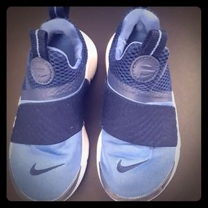 Nike Kids Slip-on sneaker- Girls (SOLD)